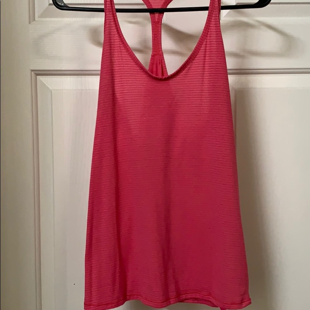 LULULEMON tank in great condition beautiful color